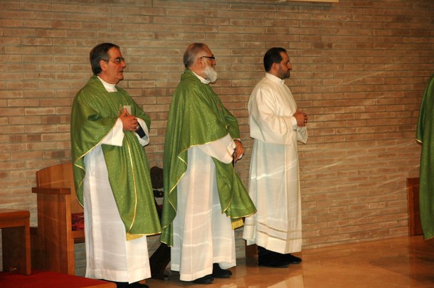 Ingresso Nuovo Parroco Don Dino Pirri 17 Gennaio 15 18 Parrocchia Madonna Della Speranza